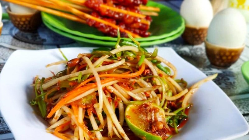 Gỏi đu đủ đâm Tri Tôn