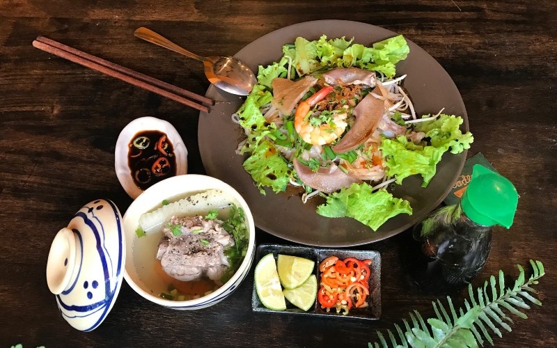 Món ăn tại quán Quán Hủ tiếu Dì năm Sadec 