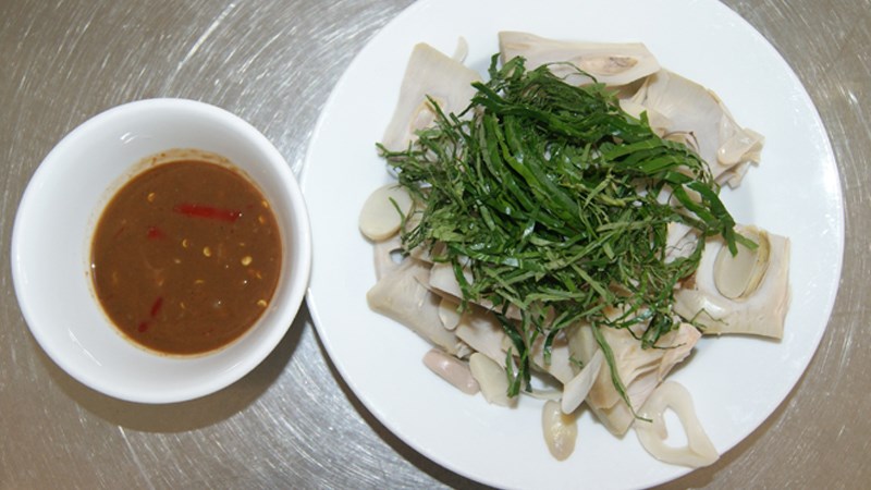 Mít luộc chắm mắm nêm