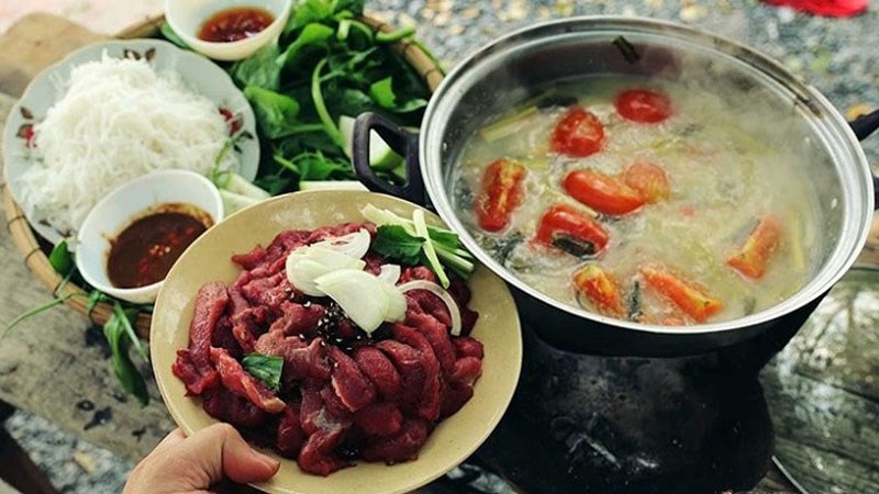 Lẩu trâu nhúng mẻ