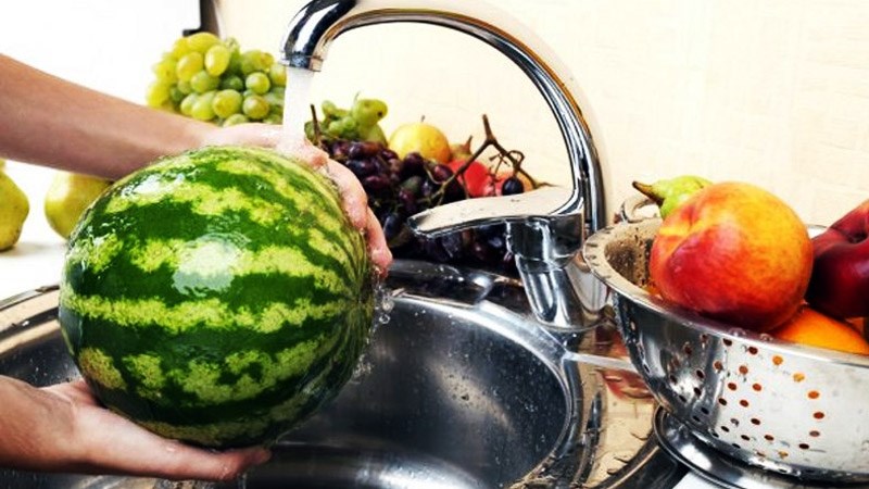 C&aacute;ch rửa c&aacute;c loại dưa