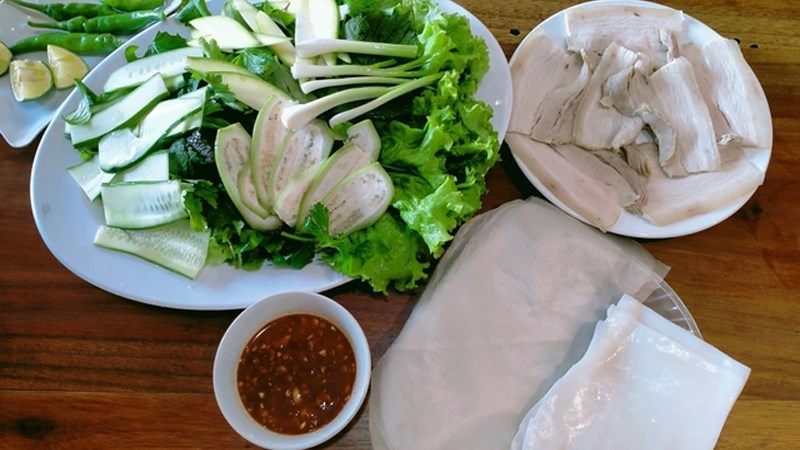 Bánh tráng cuốn thịt heo