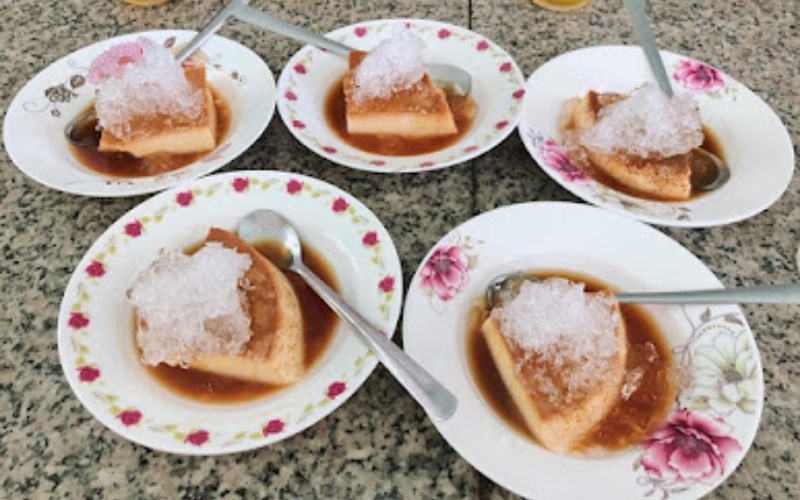 Món ăn tại Quán Kem Flan Mộng Cầm 