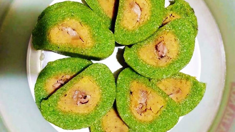 Bánh tét mặt trăng