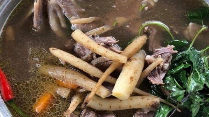 Lẩu gà nấm sâm rừng