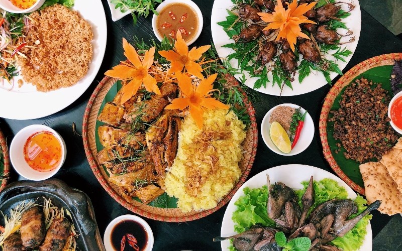 Chim to dần