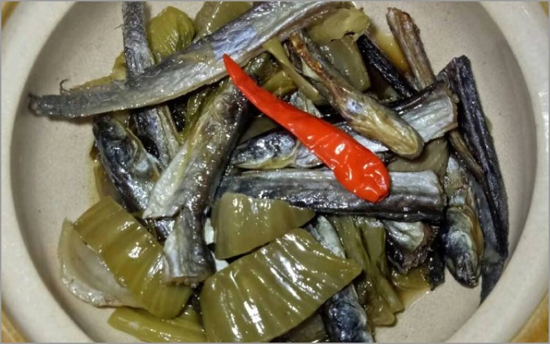 Cá kèo kho dưa cải 