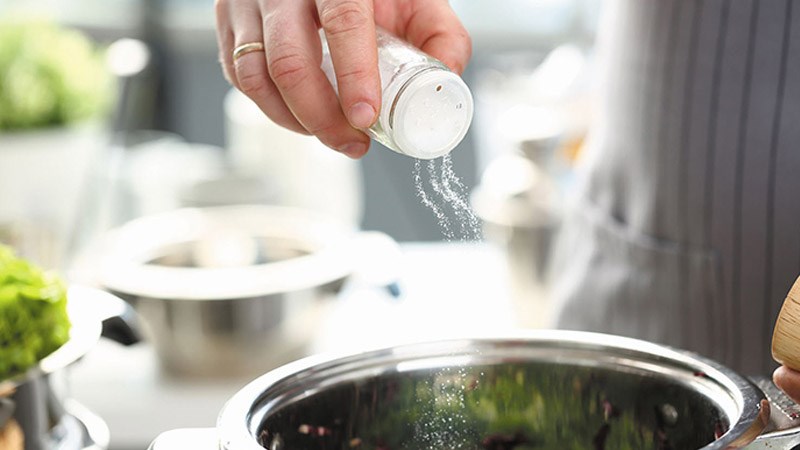 Hạn chế sử dụng gia vị c&oacute; hại