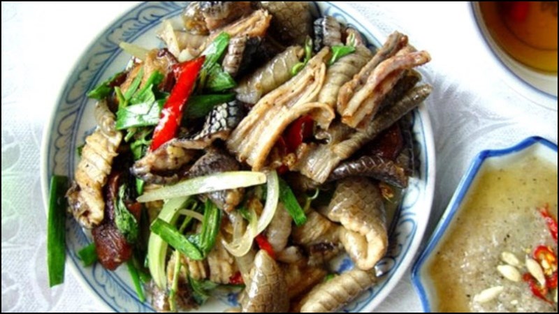 Tắc kè xào lăn