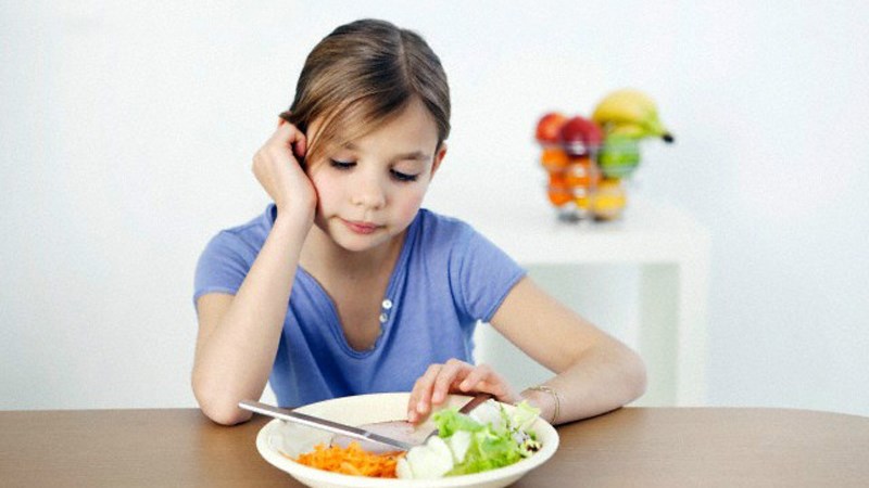 Nhổ răng khôn kiêng ăn gì?