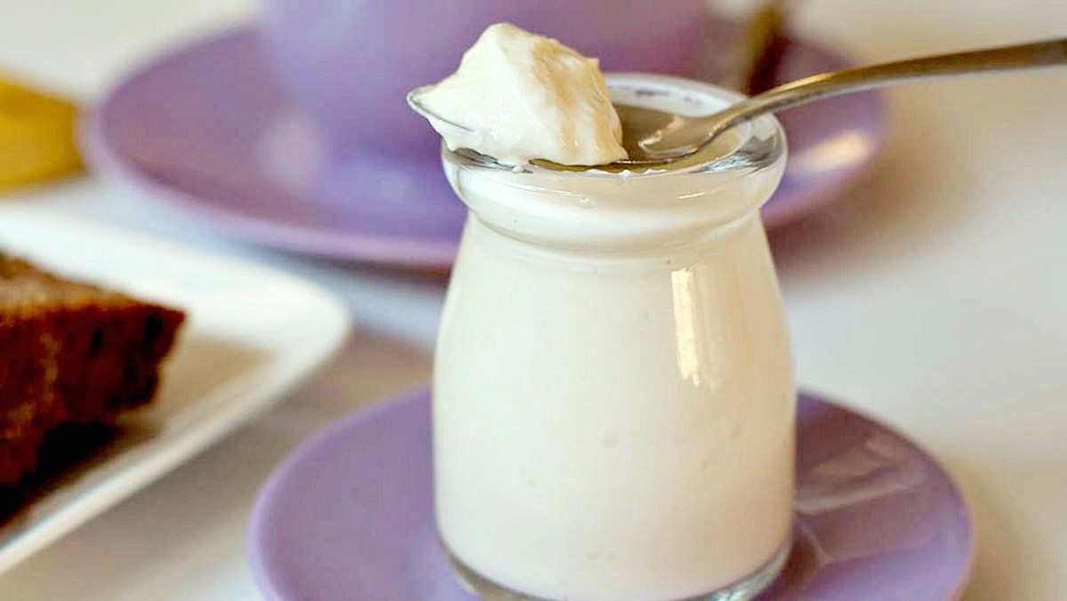 Cách làm yaourt dẻo mịn với sữa đặc?
