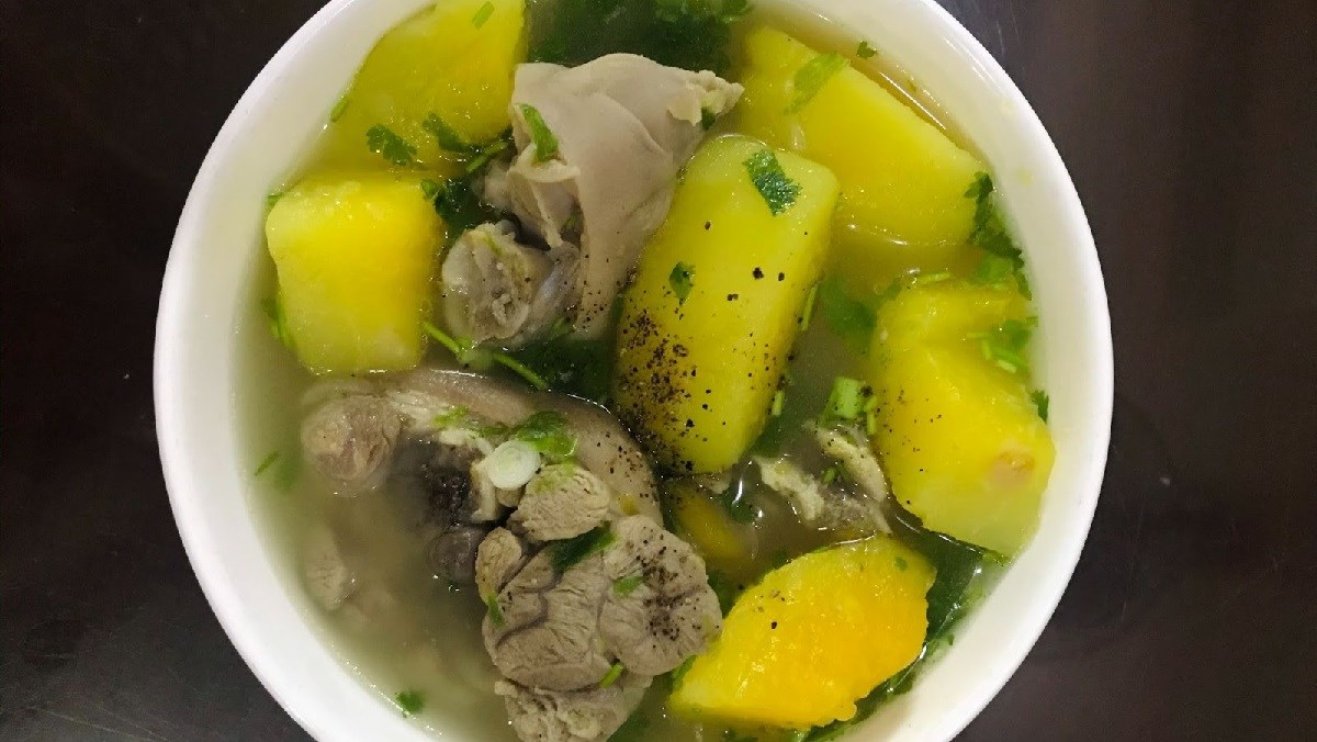 Canh đu đủ hầm chân giò heo