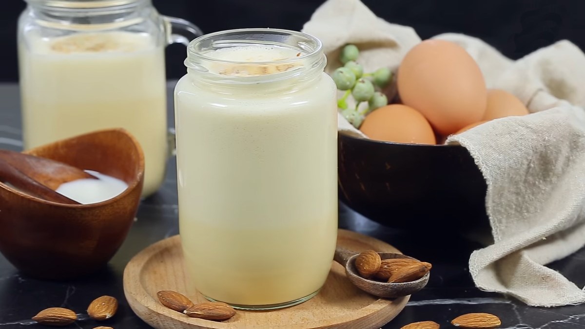 Cách làm sữa trứng gà ấm nóng béo ngậy sưởi ấm ngày se lạnh