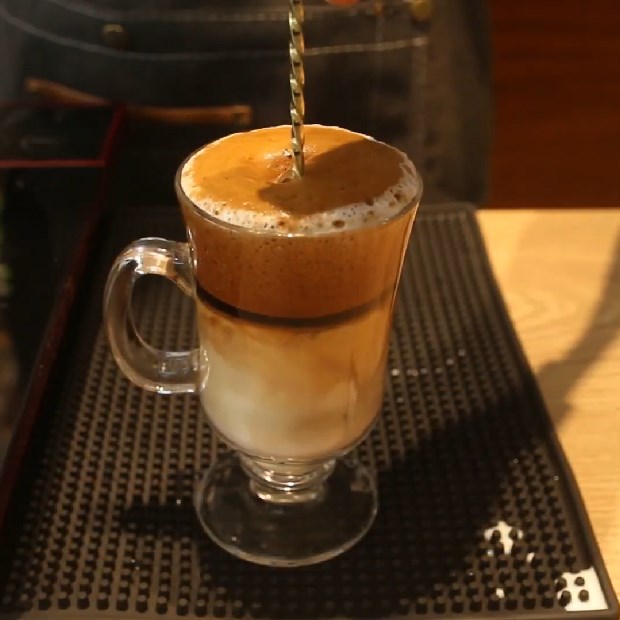 Cách pha cà phê bạc xỉu nóng đơn giản tại nhà chuẩn vị ngoài hàng