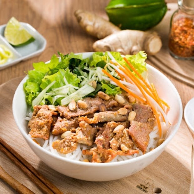 2. Lượng calo trong bún xào thịt heo