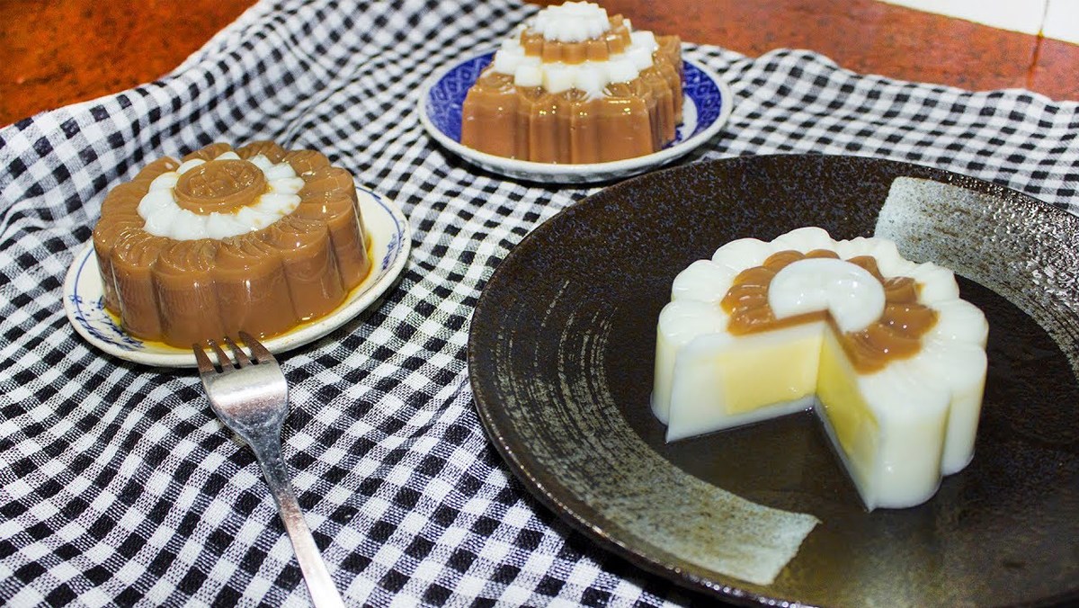 Bánh Trung Thu rau câu socola nhân bánh flan