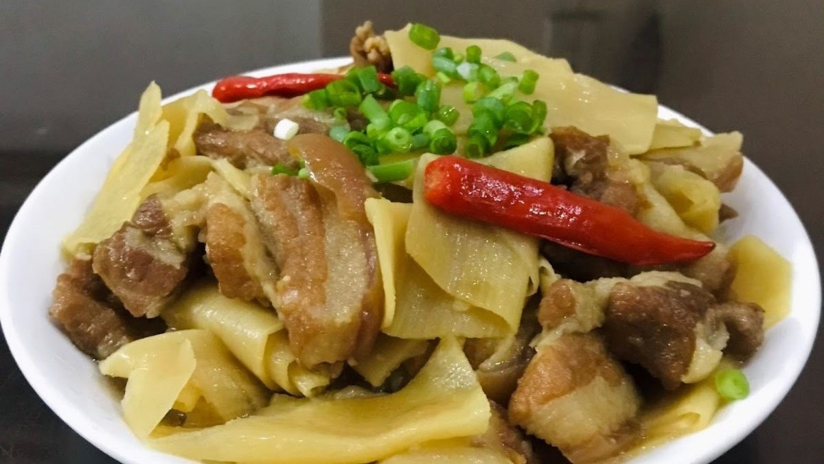 Thịt kho măng chua