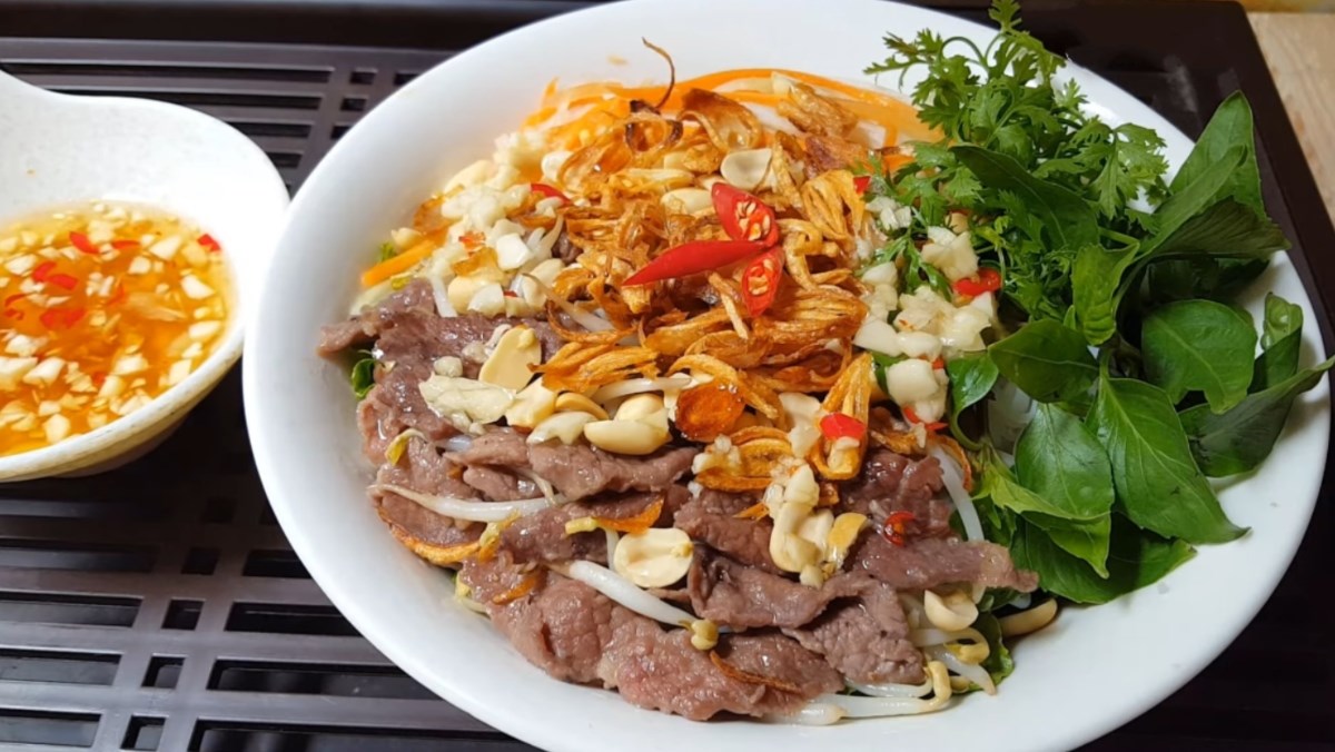 Phở bò trộn chua ngọt