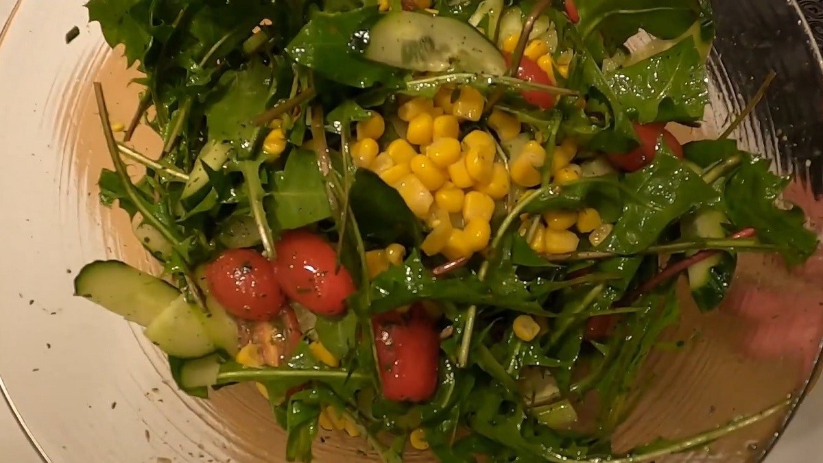 Salad bồ công anh