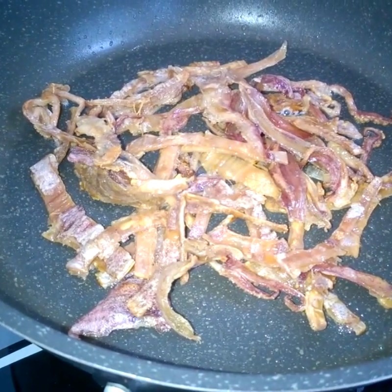 Bước 4 Chiên mực Khô mực chiên tiêu