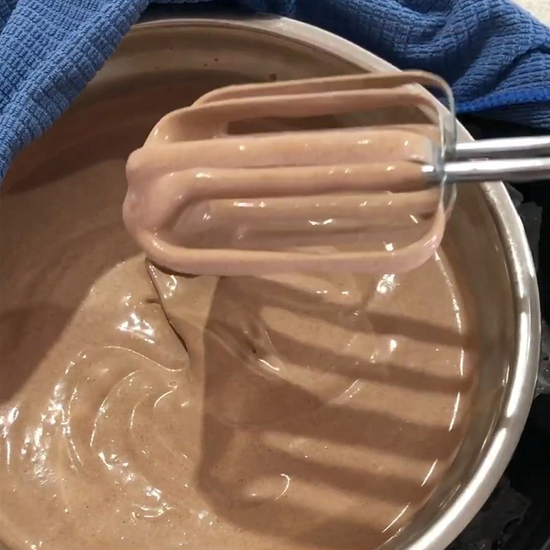 Bước 5 Đánh bông hỗn hợp kem gelato socola Kem Ý gelato socola