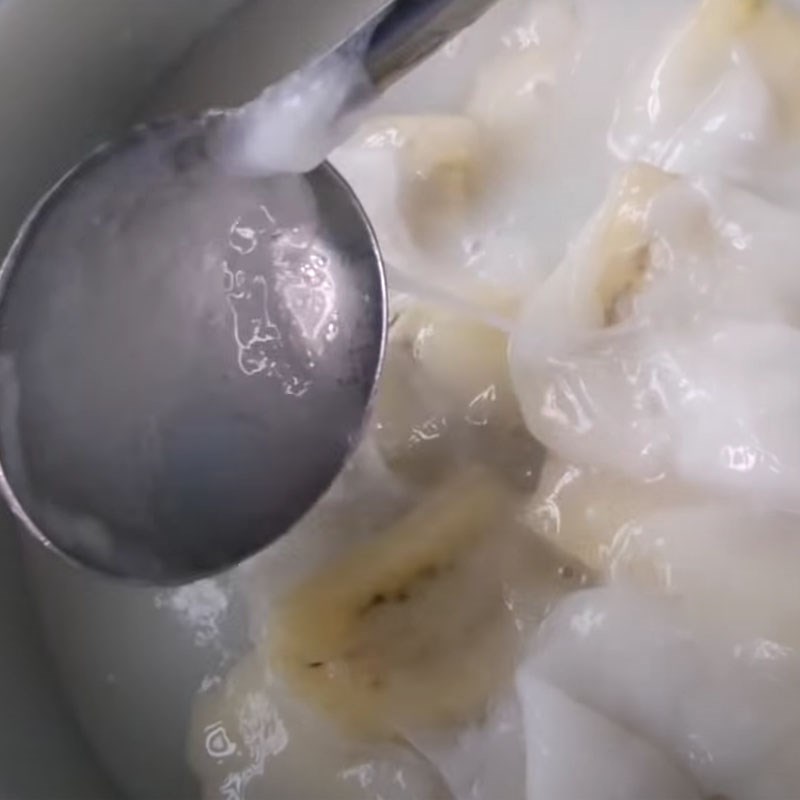 Bước 4 Đổ khuôn Thạch chuối dừa