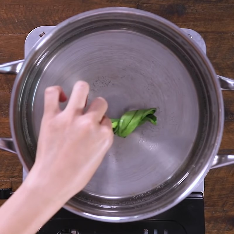 Bước 2 Đổ khuôn và hấp flan Bánh Trung Thu rau câu thanh long đỏ nhân flan