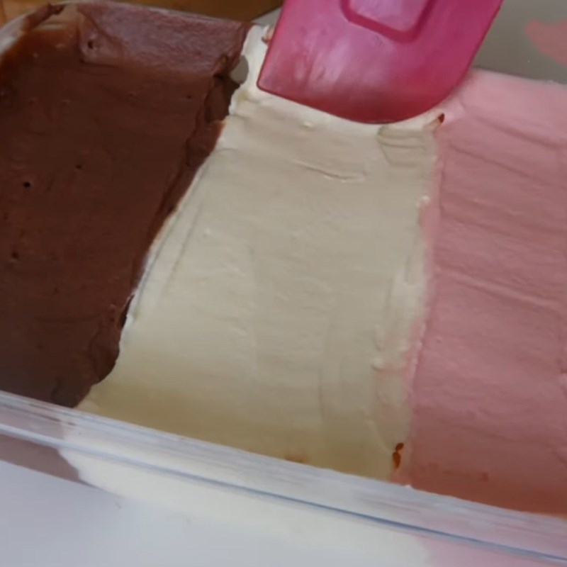 Bước 3 Đổ khuôn và làm lạnh Kem ba màu - neapolitan ice cream