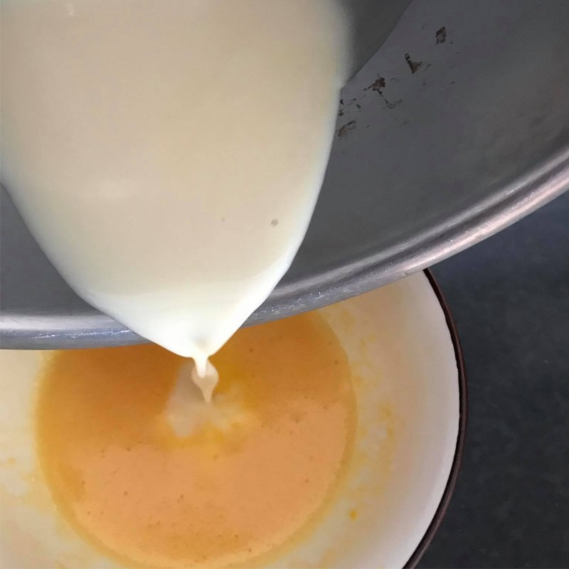 Bước 2 Đun hỗn hợp sữa Kem nhãn