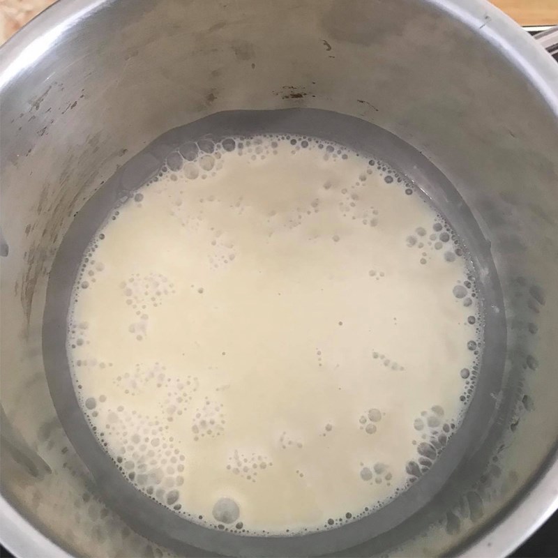 Bước 2 Đun hỗn hợp sữa Kem nhãn