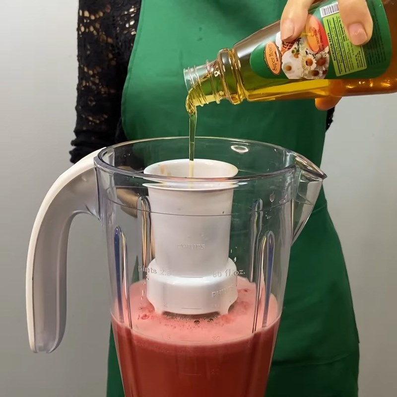 Bước 2 Ép nước dưa hấu thơm Nước ép dưa hấu dứa