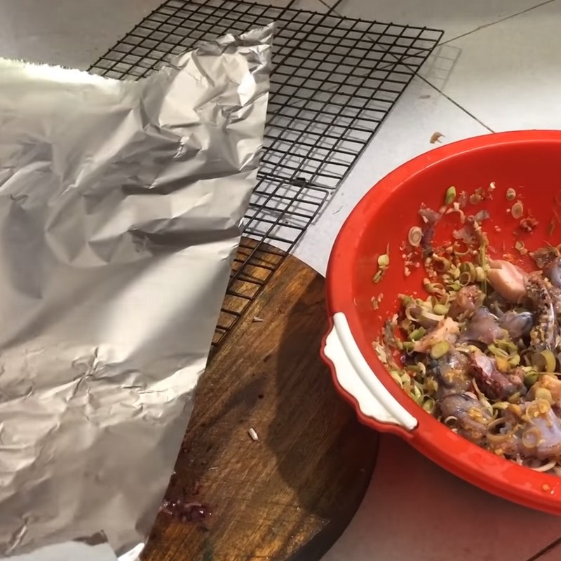 Bước 3 Gói và nướng ếch Ếch nướng sả ớt giấy bạc