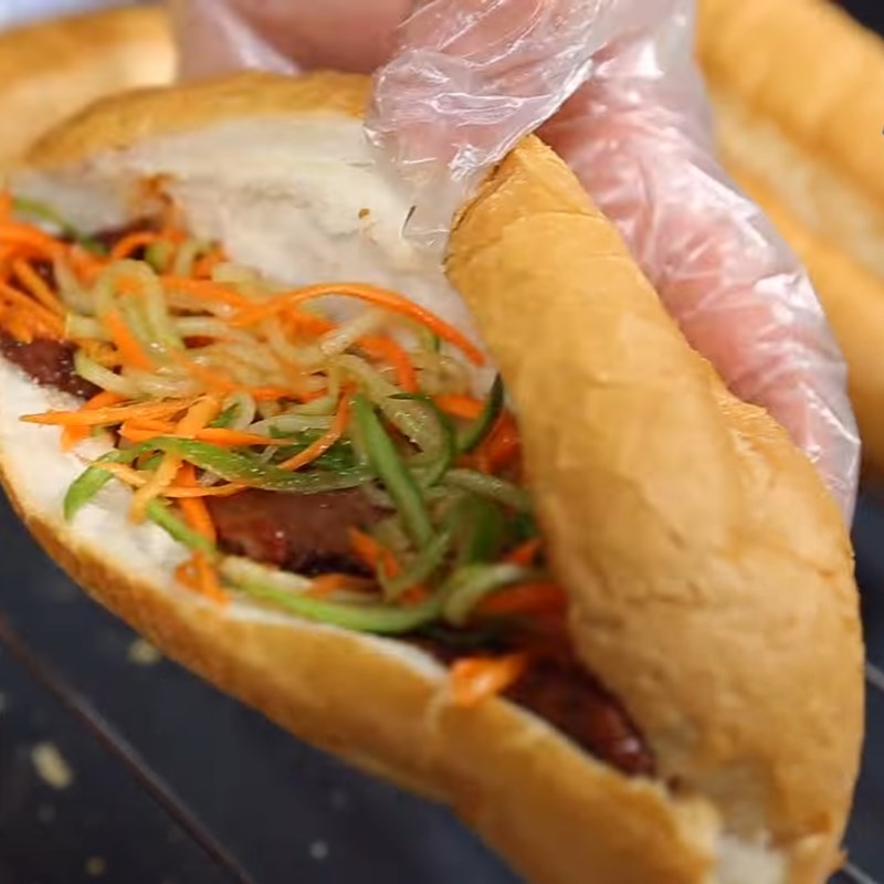 Bước 3 Hoàn thành bánh mì Bánh mì bò miếng phô mai