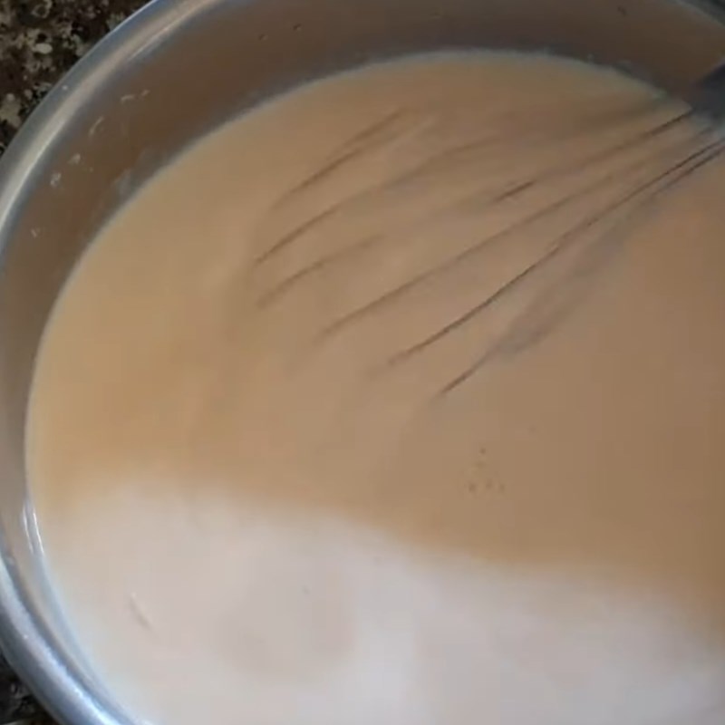 Bước 2 Khuấy sữa chua cái Sữa chua phô mai vàng