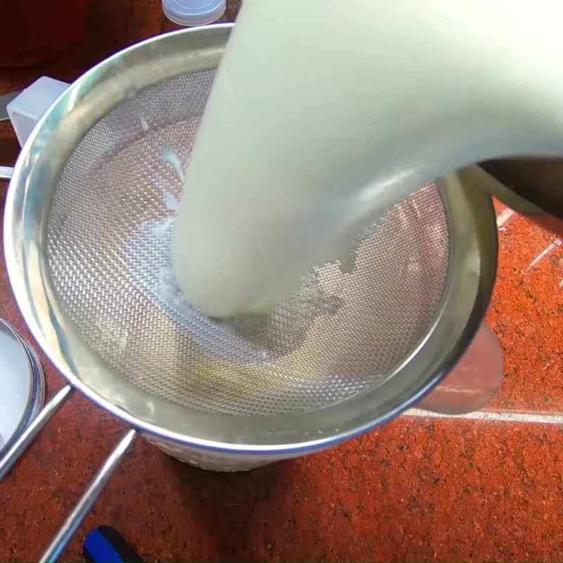 Bước 2 Khuấy sữa chua cái Sữa chua phô mai truyền thống