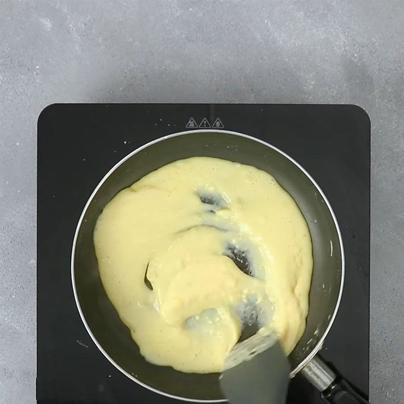 Bước 1 Làm nhân bánh Bánh trứng muối ngàn lớp tan chảy