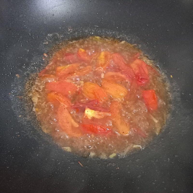 Bước 3 Làm sốt cà chua Cá bớp sốt cà chua