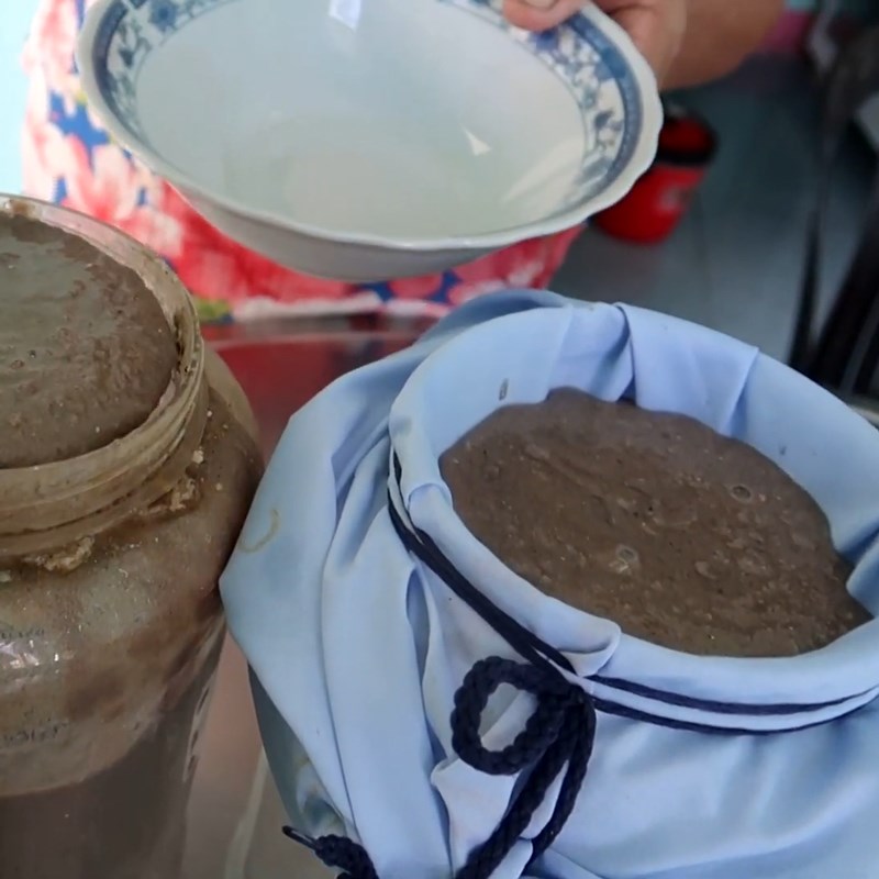 Bước 4 Lọc nước mắm Nước mắm cá cơm