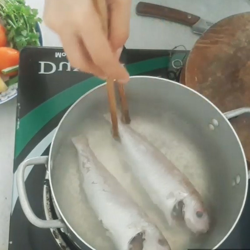 Bước 3 Nấu canh Canh cá hường nấu ngót