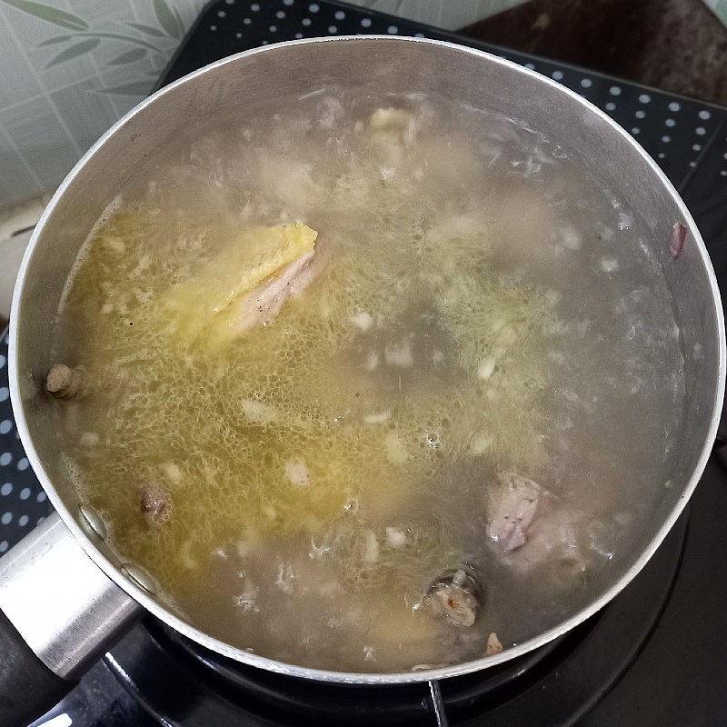 Bước 3 Nấu canh Canh gà lá giang