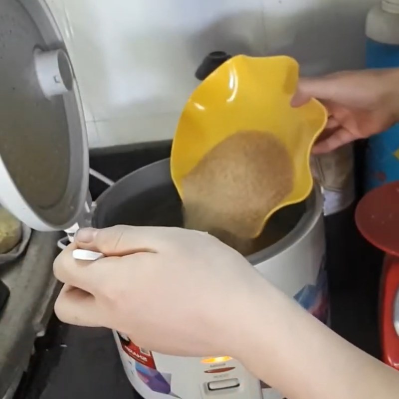 Bước 3 Nấu chè đậu xanh Chè đậu xanh nước cốt dừa bằng nồi cơm điện
