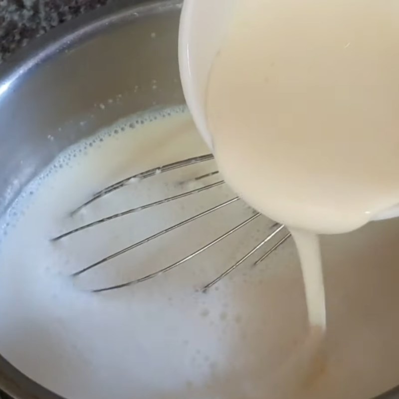 Bước 1 Nấu hỗn hợp sữa Sữa chua phô mai vàng