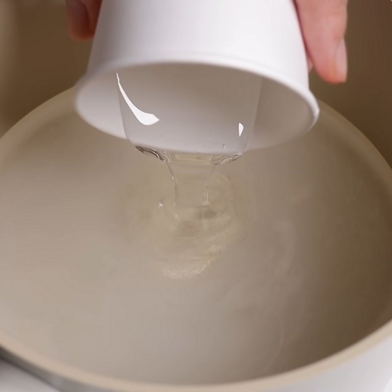 Bước 1 Nấu nước đường Thạch mật ong từ đường