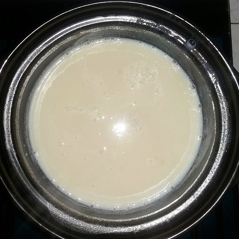 Bước 1 Nấu sữa với bột rau câu Tàu hủ bằng bột rau câu bằng sữa đậu nành bịch