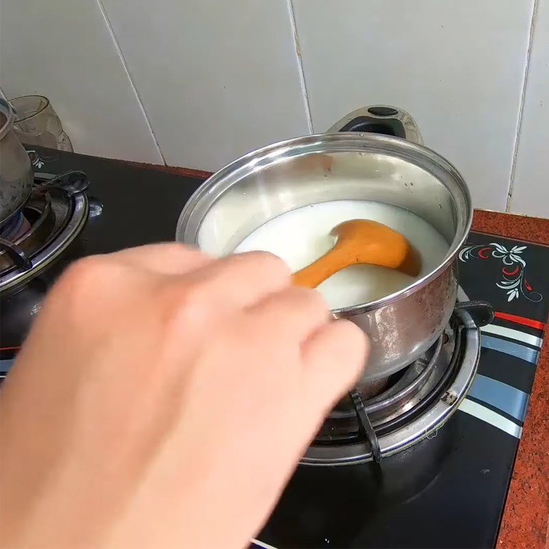 Bước 3 Nấu và đổ khuôn rau câu lần 1 Bánh Trung Thu rau câu socola nhân bánh flan