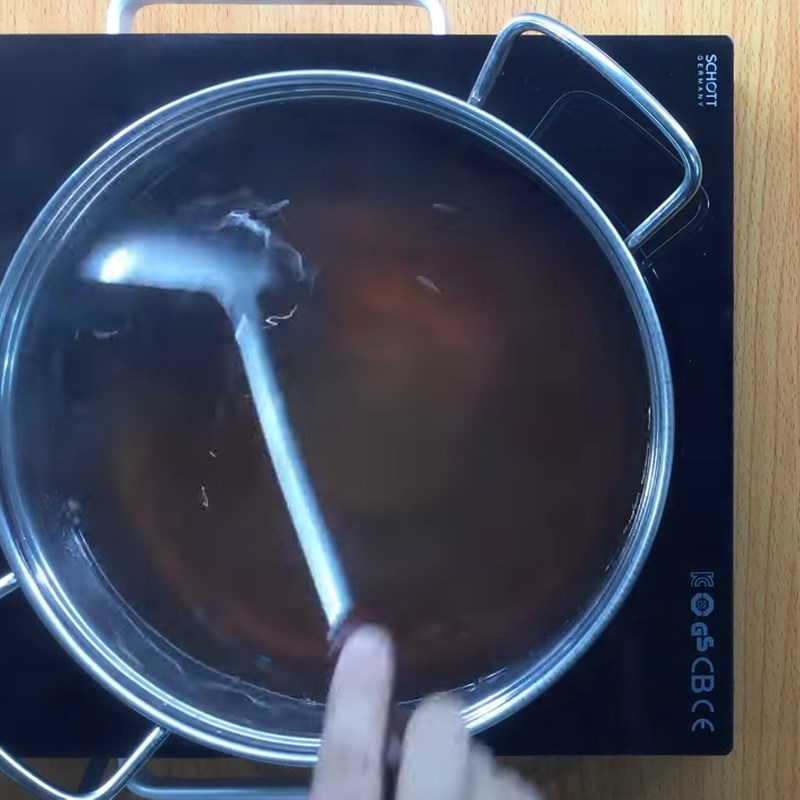 Bước 3 Nấu và đổ khuôn rau câu lần 1 Bánh Trung Thu rau câu cà phê nhân bánh flan