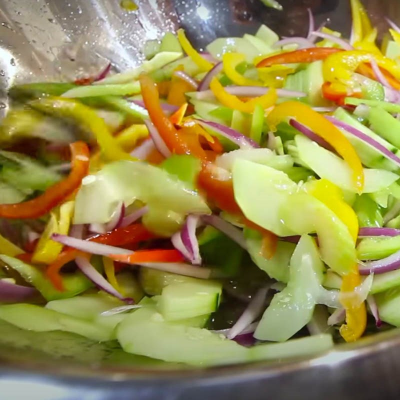 3 cách đơn giản làm salad thịt bò kiểu Thái thơm ngon cho cả nhà