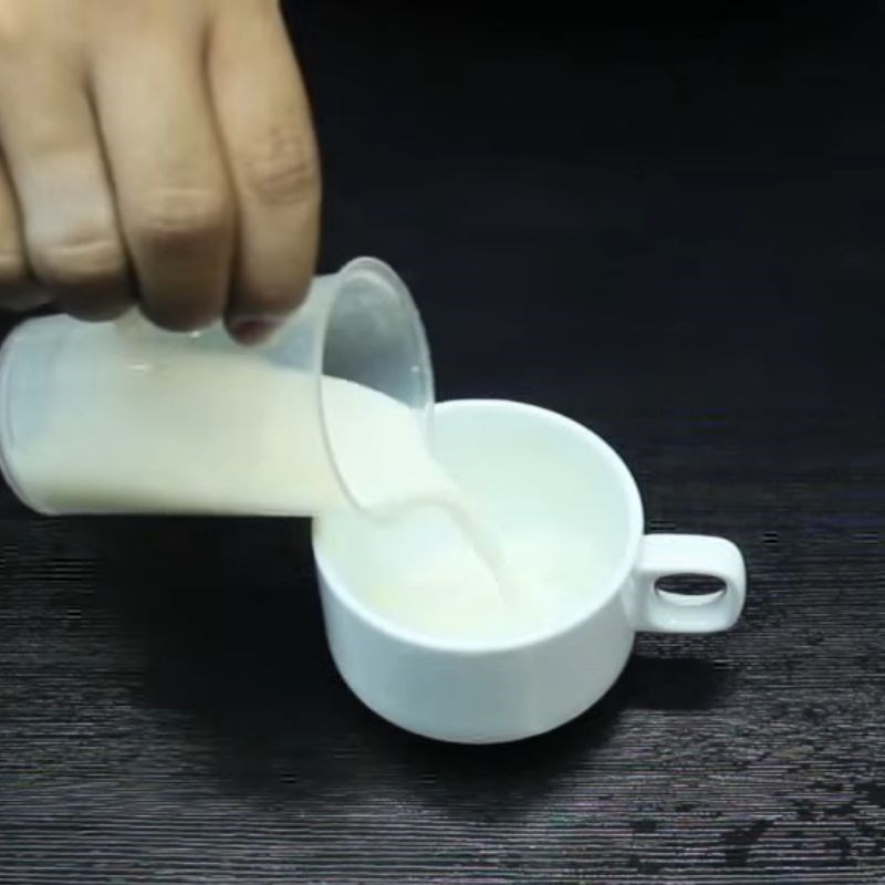 Bước 2 Pha kem sữa Bingsu dưa hấu sữa