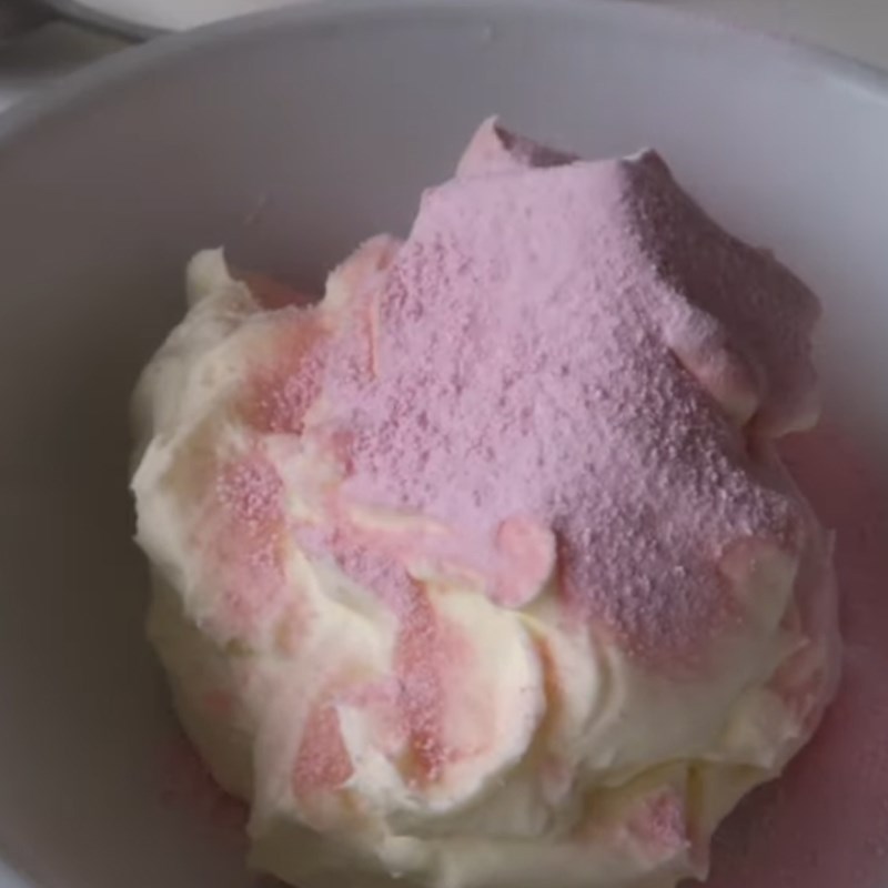 Bước 2 Pha màu cho kem Kem ba màu - neapolitan ice cream