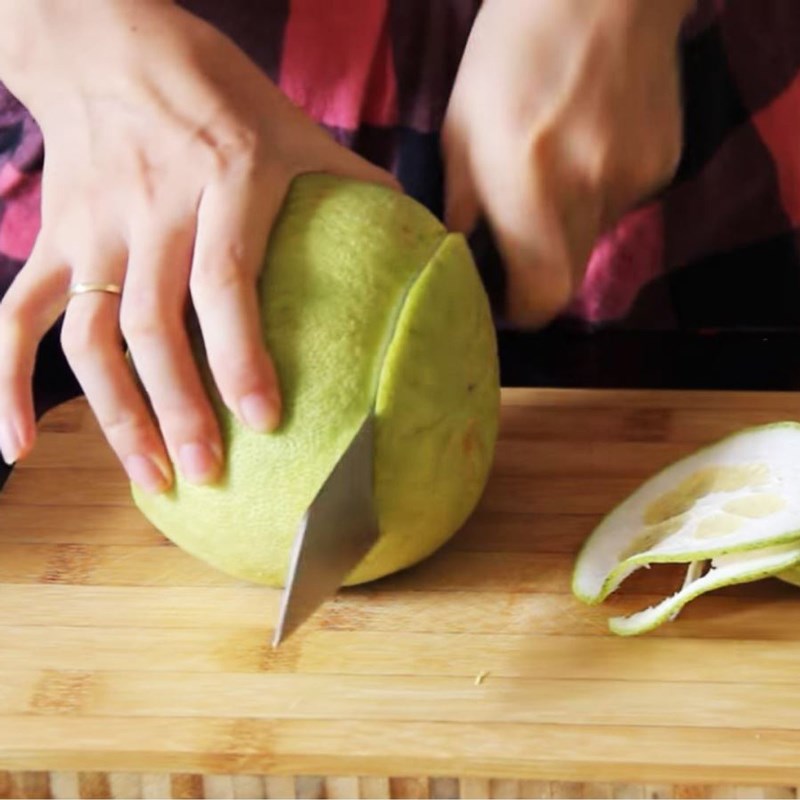 Bước 1 Sơ chế bưởi và quýt Sinh tố bưởi quýt
